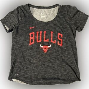 Women’s Dri-Fit NBA Chicago Bulls Tee Size M